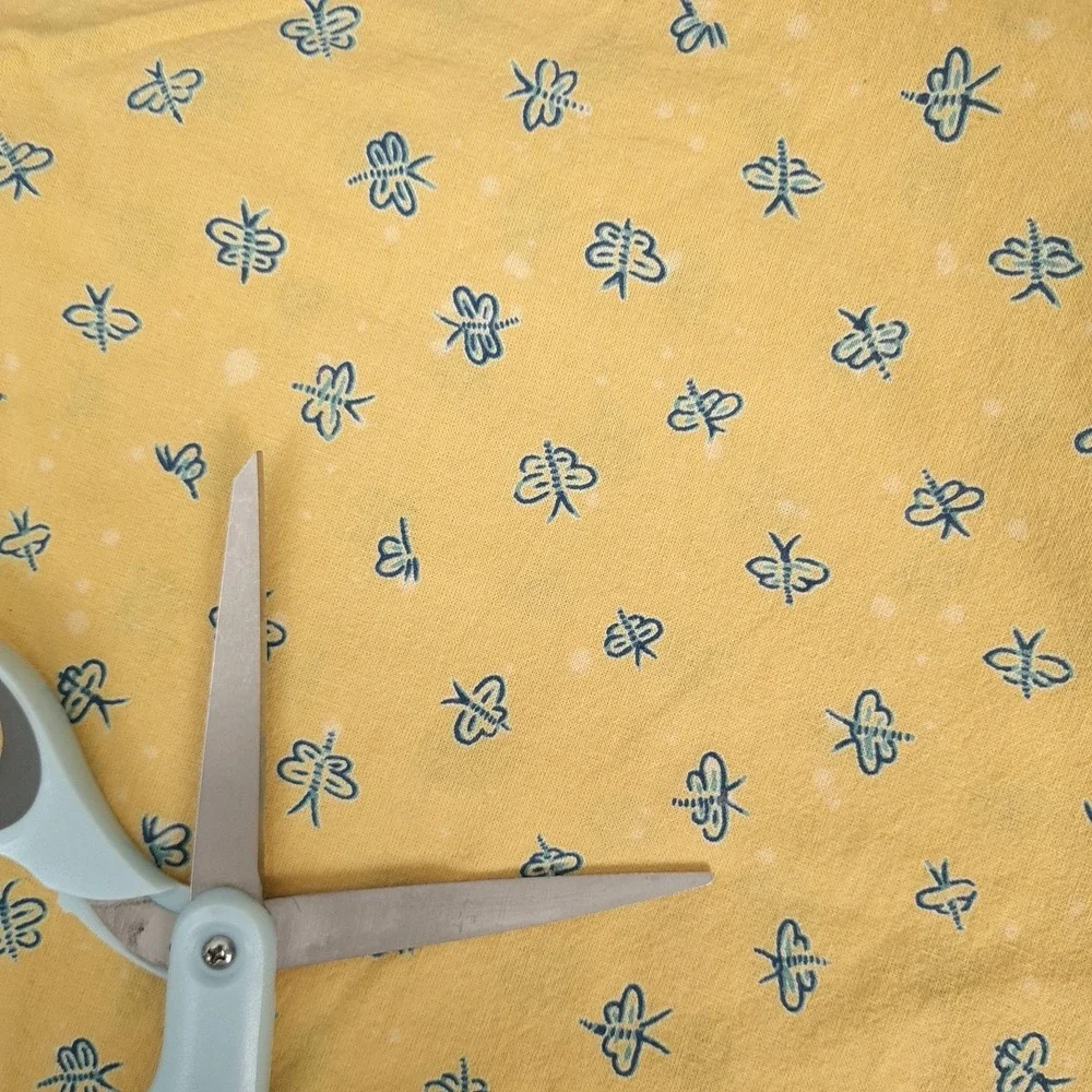 Williams-Sonoma Round Yellow Tablecloth Bees Floral Border Cotton French Country